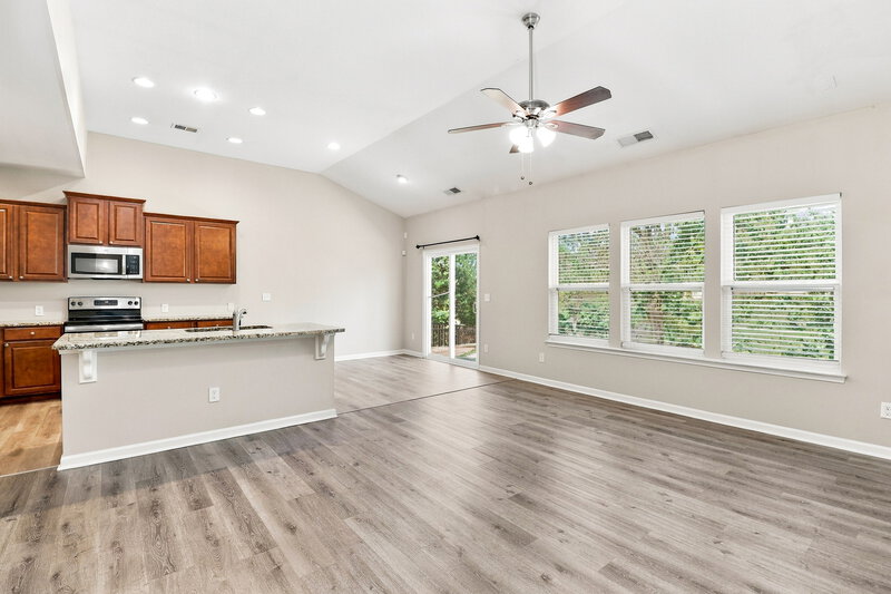 2,385/Mo, 11125 Pond Valley Ct Charlotte, NC 28269 Living Room View 2