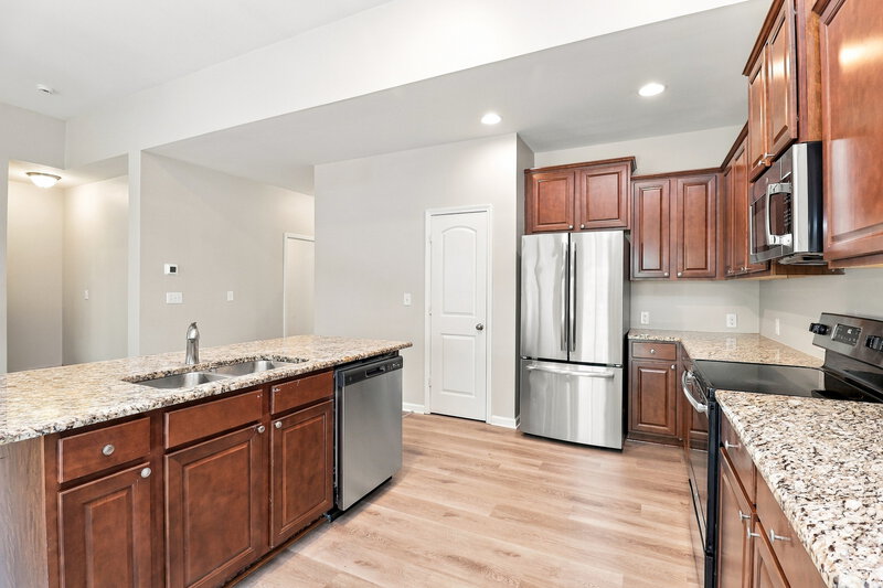 2,385/Mo, 11125 Pond Valley Ct Charlotte, NC 28269 Kitchen View 2