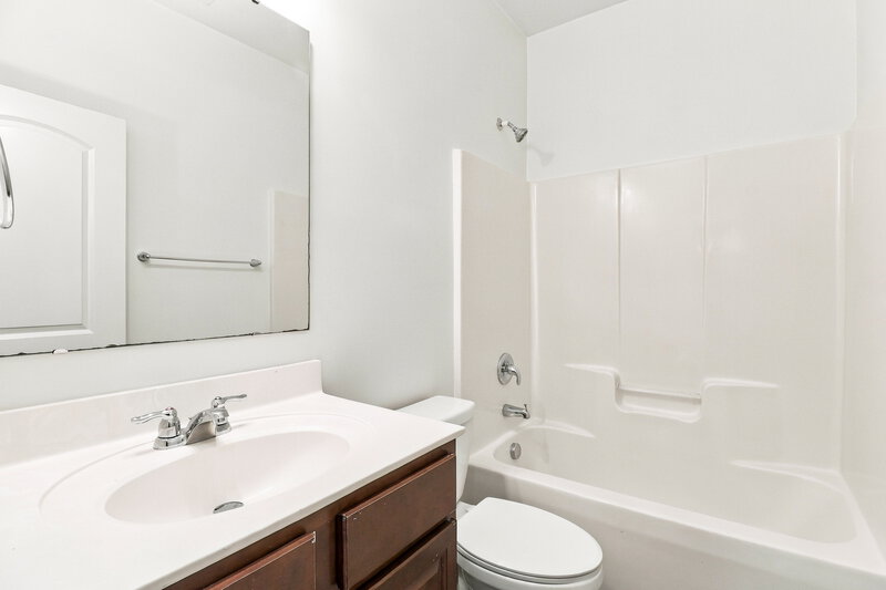 2,385/Mo, 11125 Pond Valley Ct Charlotte, NC 28269 Bathroom View 2