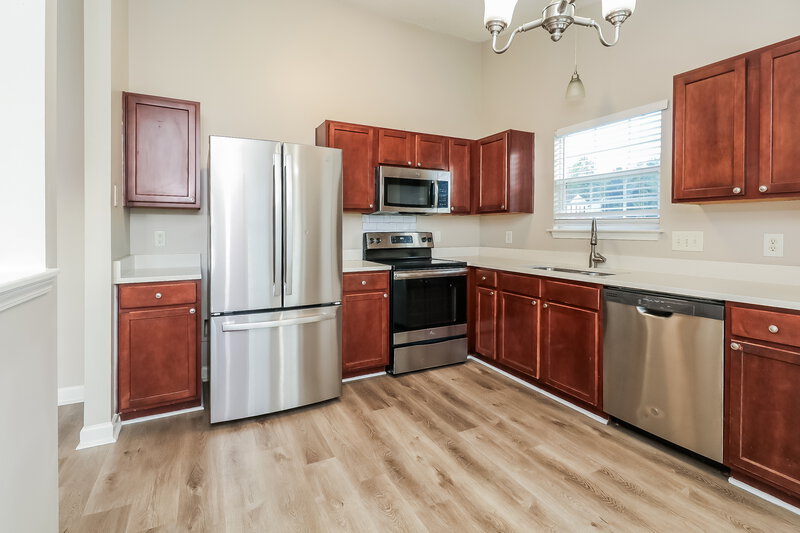 1,735/Mo, 515 River View Dr Lowell, NC 28098 Kitchen View 2