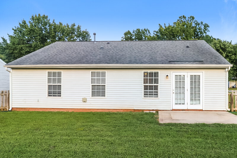 1,735/Mo, 515 River View Dr Lowell, NC 28098 Rear View