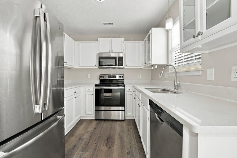 1,985/Mo, 7304 Hethersett Ln Charlotte, NC 28227 Kitchen View