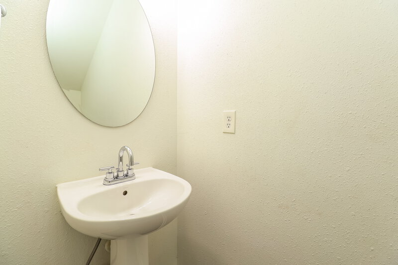 2,135/Mo, 2224 Gooseberry Road Charlotte, NC 28208 Bathroom View