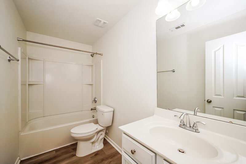 2,295/Mo, 7938 Rusty Plow Court Charlotte, NC 28216 Bathroom View