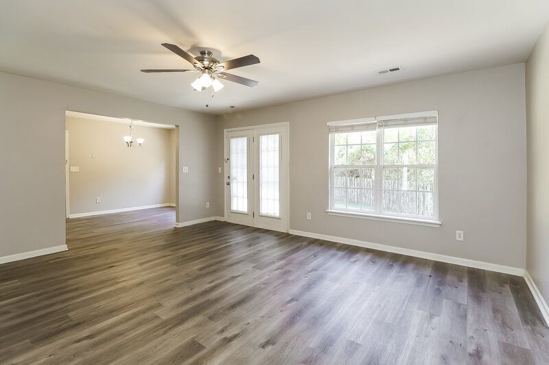 1,870/Mo, 133 Arbridge Ct Mount Holly, NC 28120 Living Room View 2