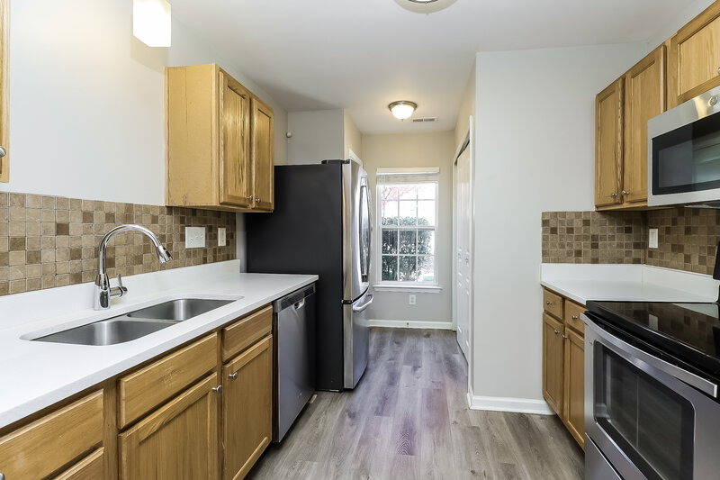 1,870/Mo, 133 Arbridge Ct Mount Holly, NC 28120 Kitchen View 2
