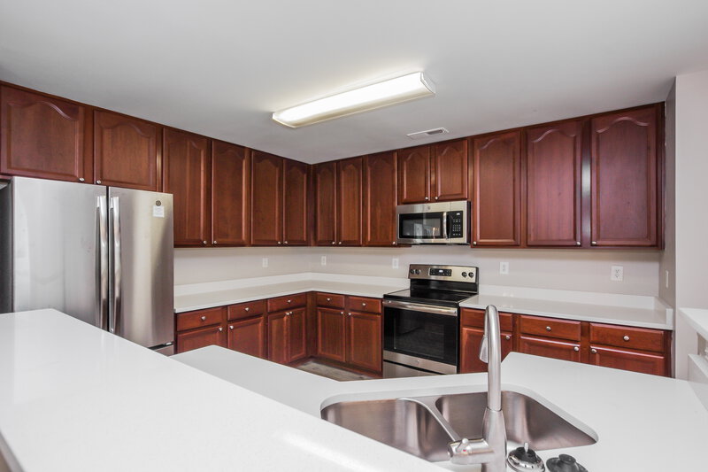 2,040/Mo, 3834 Pauline Ln Charlotte, NC 28216 Kitchen View