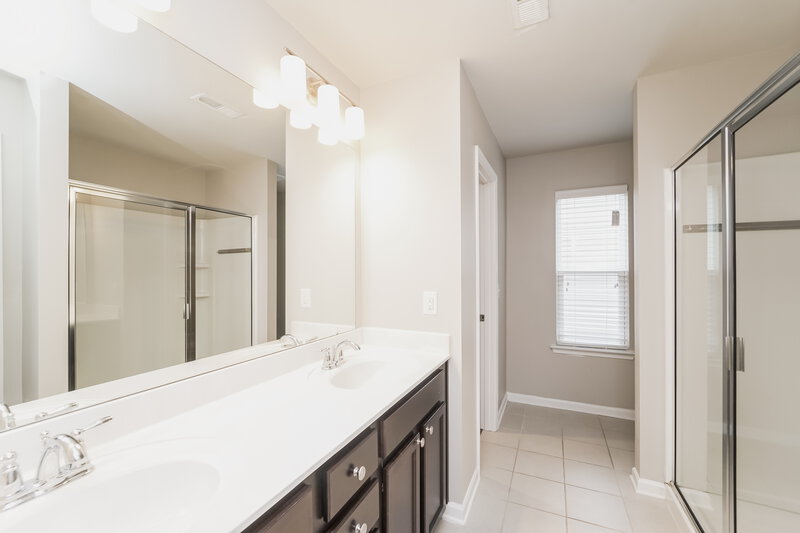 2,005/Mo, 1142 Rankin Oaks Street Charlotte, NC 28213 Main Bathroom View