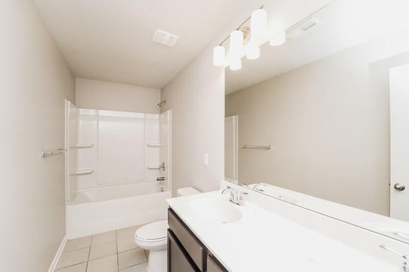 2,005/Mo, 1142 Rankin Oaks Street Charlotte, NC 28213 Bathroom View
