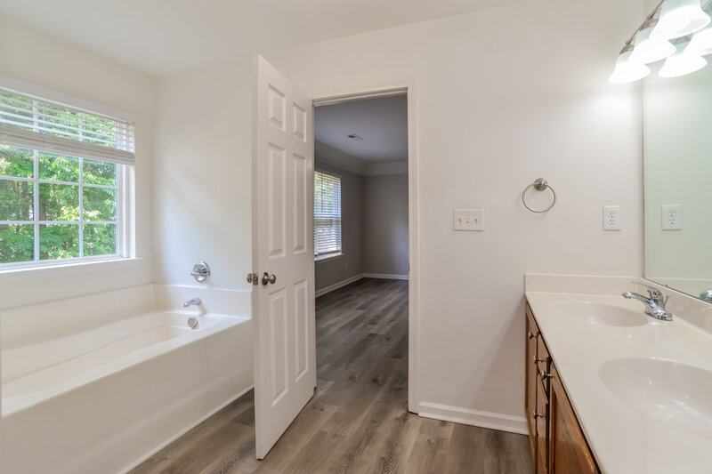 2,385/Mo, 1119 Homestead Glen Blvd Charlotte, NC 28214 Main Bathroom View