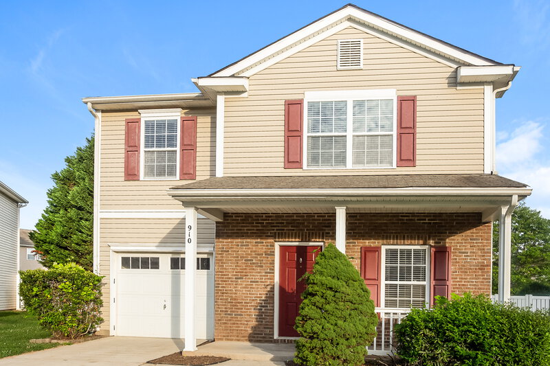 2,040/Mo, 910 Willow Wind Dr Gastonia, NC 28054 Front View