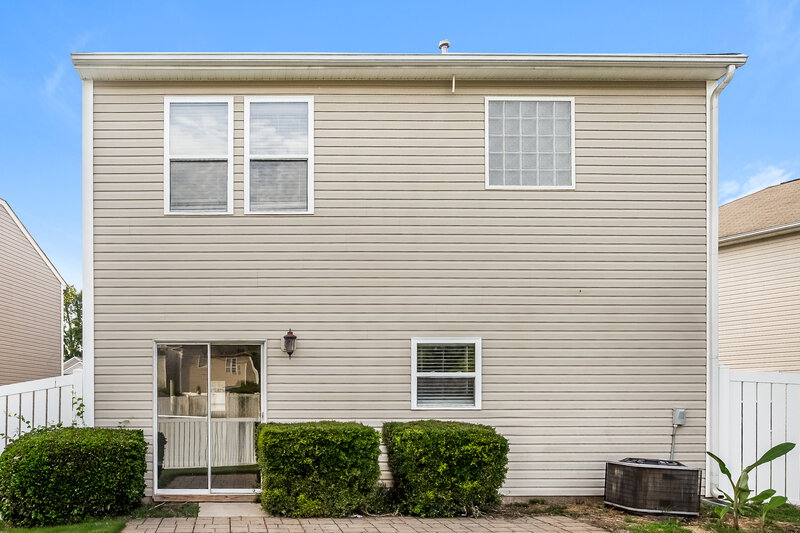 2,040/Mo, 910 Willow Wind Dr Gastonia, NC 28054 Rear View