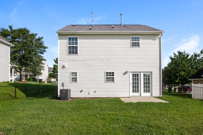 1,860/Mo, 1109 Ametrine Ln Dallas, NC 28034 Rear View