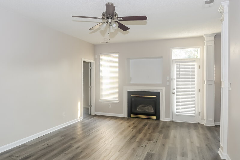 1,880/Mo, 5821 Briggs Dr Charlotte, NC 28269 Living Room View