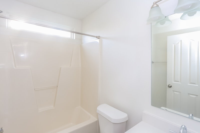 1,880/Mo, 5821 Briggs Dr Charlotte, NC 28269 Bathroom View