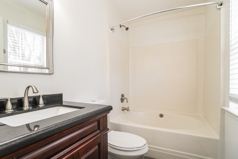 1,805/Mo, 1610 Royal Tree Ct Charlotte, NC 28216 Main Bathroom View