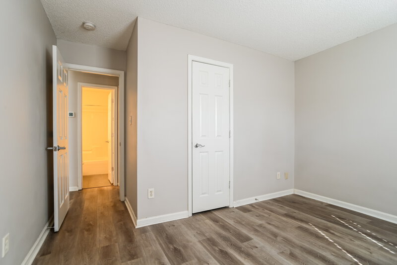 1,805/Mo, 1610 Royal Tree Ct Charlotte, NC 28216 Bedroom View 3