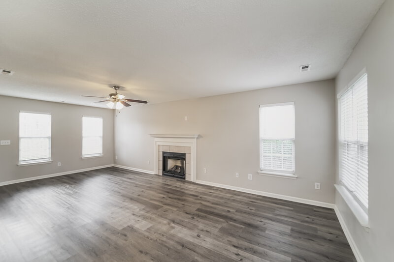 3,220/Mo, 5727 Hedgecrest Pl Charlotte, NC 28269 Living Room View
