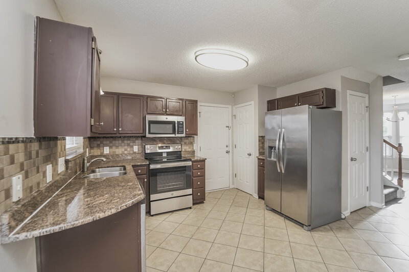 3,220/Mo, 5727 Hedgecrest Pl Charlotte, NC 28269 Kitchen View 2