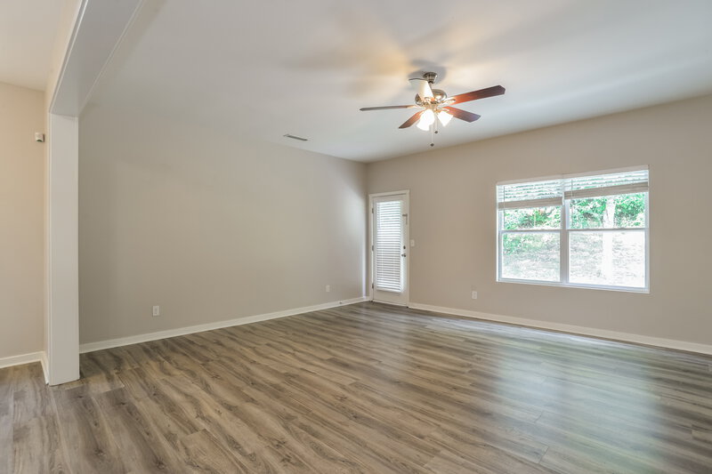 1,915/Mo, 1048 Joselynn Dr Gastonia, NC 28054 Living Room View
