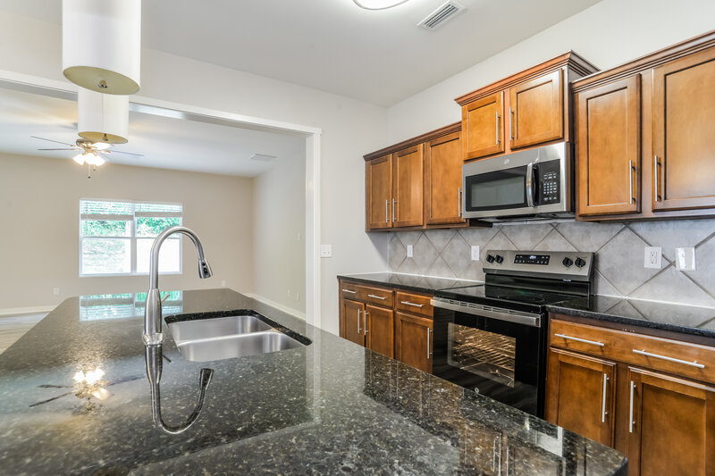 1,915/Mo, 1048 Joselynn Dr Gastonia, NC 28054 Kitchen View 2