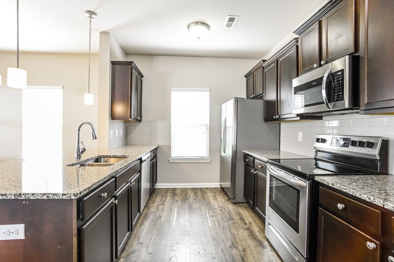 2,445/Mo, 1130 Rankin Oaks Street Charlotte, NC 28213 Kitchen View 2