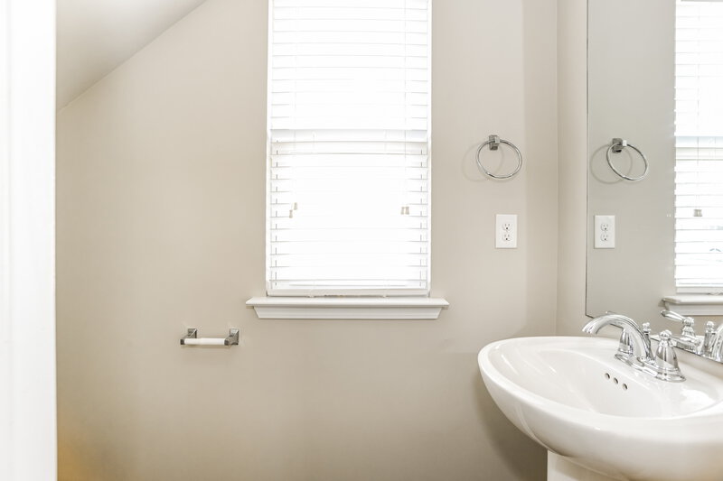 2,445/Mo, 1130 Rankin Oaks Street Charlotte, NC 28213 Bathroom View