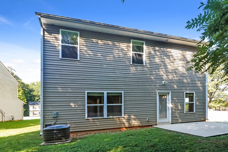 2,035/Mo, 3028 Hubbard Road Charlotte, NC 28269 Rear View