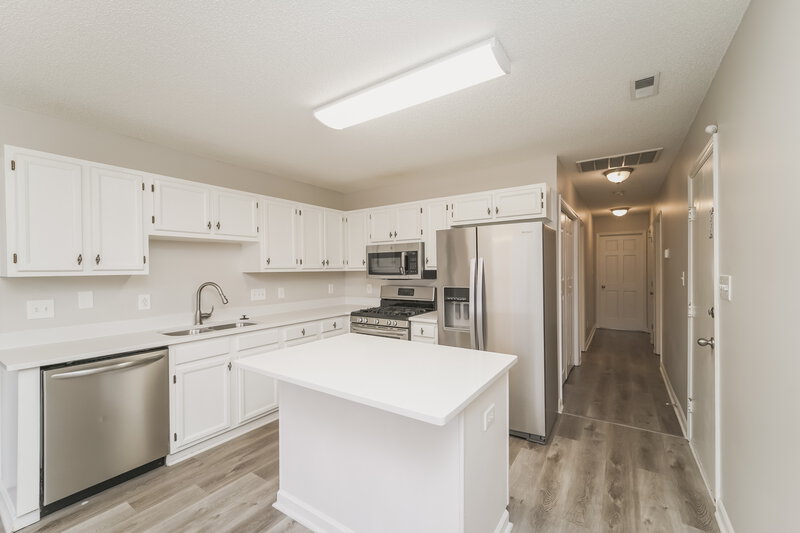 3,030/Mo, 8908 Chesham Drive Charlotte, NC 28227 Kitchen View 2