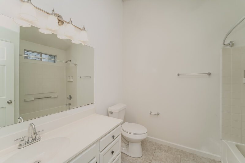 3,030/Mo, 8908 Chesham Drive Charlotte, NC 28227 Main Bathroom View