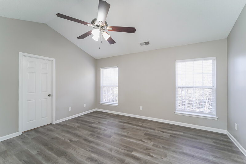 2,125/Mo, 2017 Southwind Dr Charlotte, NC 28216 Main Bedroom View 2