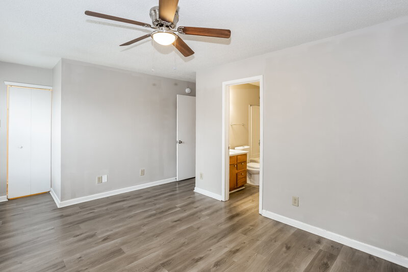 2,035/Mo, 1231 Willow Bridge Ct Charlotte, NC 28216 Main Bedroom View