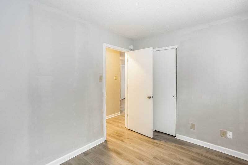 2,035/Mo, 1231 Willow Bridge Ct Charlotte, NC 28216 Bedroom View 3