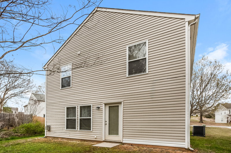2,035/Mo, 1231 Willow Bridge Ct Charlotte, NC 28216 Rear View