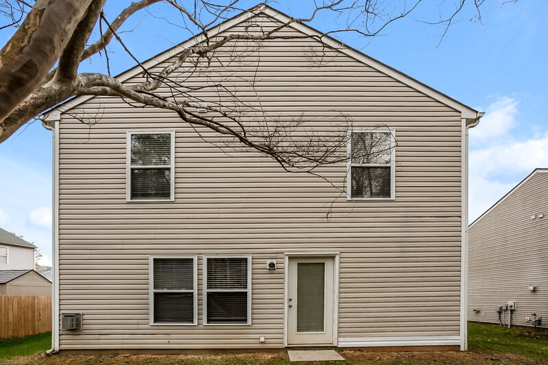 2,035/Mo, 1231 Willow Bridge Ct Charlotte, NC 28216 Rear View 2