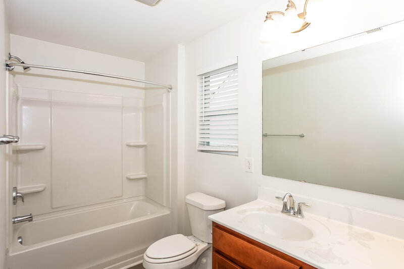 1,900/Mo, 1083 Manston Pl SW Concord, NC 28025 Bathroom View