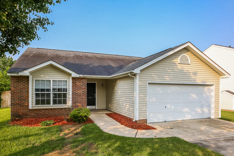 1,860/Mo, 2852 Longspur Dr Matthews, NC 28105 Front View 2