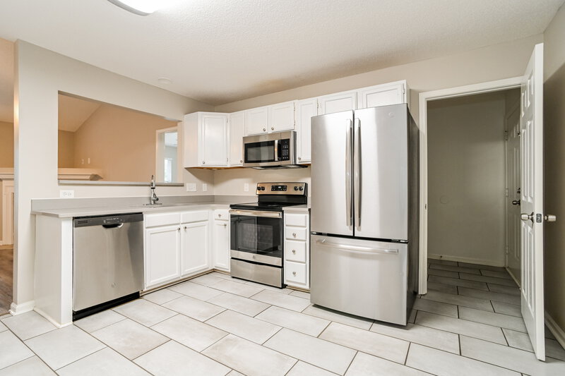 1,715/Mo, 8248 Fox Swamp Rd Charlotte, NC 28215 Kitchen View