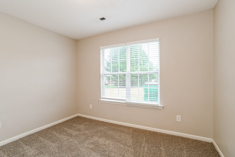 1,715/Mo, 8248 Fox Swamp Rd Charlotte, NC 28215 Bedroom View 2