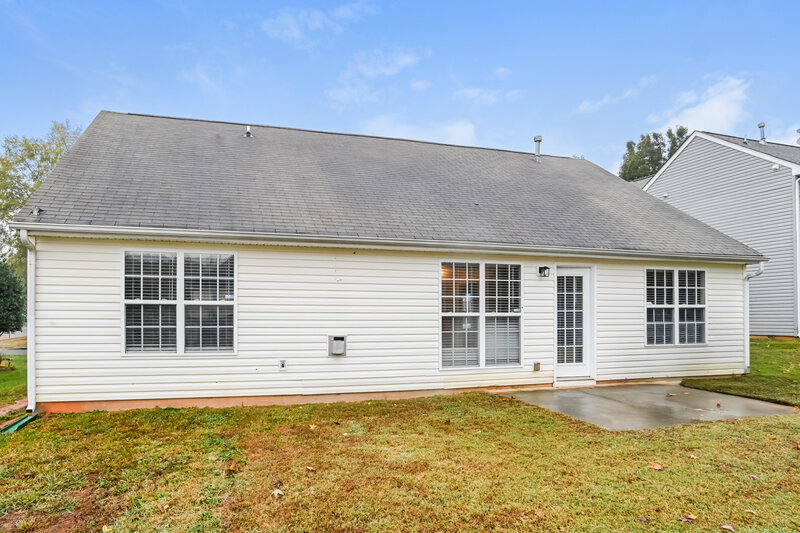 1,715/Mo, 8248 Fox Swamp Rd Charlotte, NC 28215 Rear View