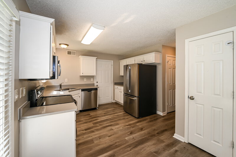 2,280/Mo, 7425 Saddle Trail Ln Charlotte, NC 28269 Kitchen View
