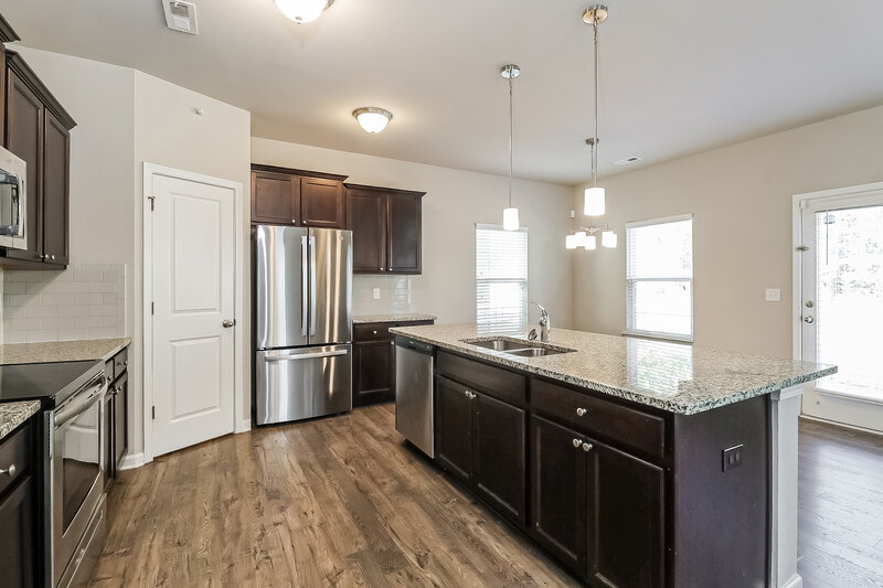 2,010/Mo, 1325 Torrence Grove Church Rd Charlotte, NC 28213 Kitchen View