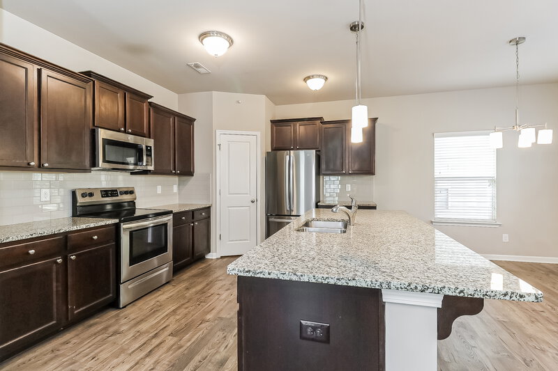 2,010/Mo, 1325 Torrence Grove Church Rd Charlotte, NC 28213 Kitchen View 2