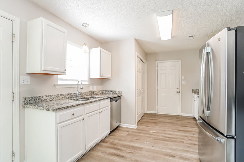 1,940/Mo, 10125 Illoria Dr Charlotte, NC 28273 Kitchen View 2