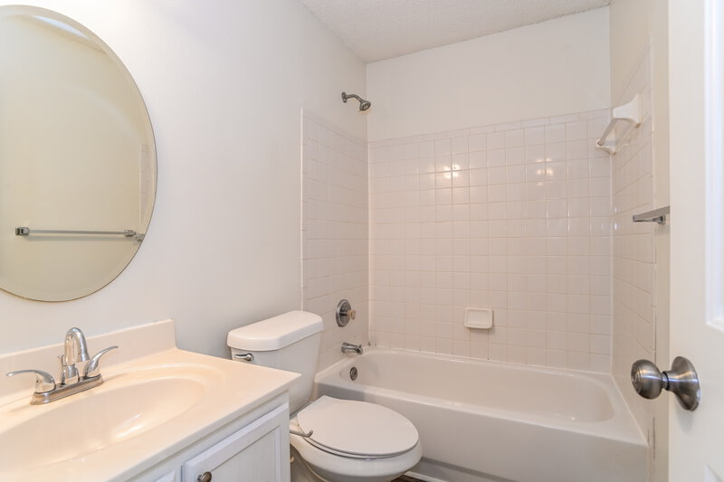 1,940/Mo, 10125 Illoria Dr Charlotte, NC 28273 Bathroom View