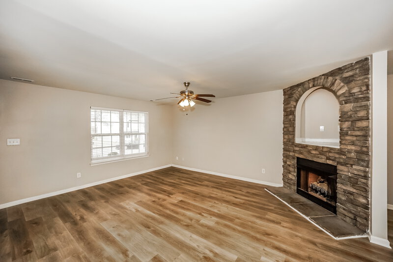 1,885/Mo, 1117 Ametrine Ln Dallas, NC 28034 Living Room View