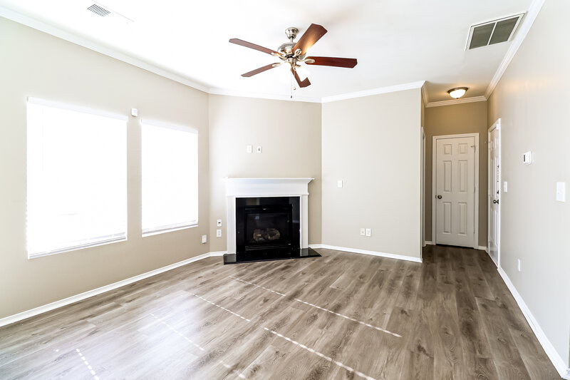 1,975/Mo, 4611 Meadowfield Rd Charlotte, NC 28215 Living Room View