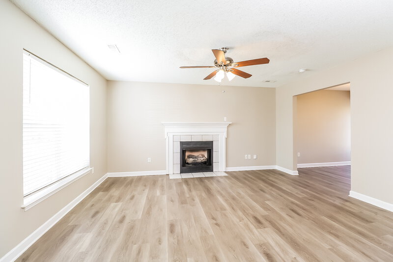 1,870/Mo, 4834 Hopewood Lane Charlotte, NC 28216 Living Room View 2