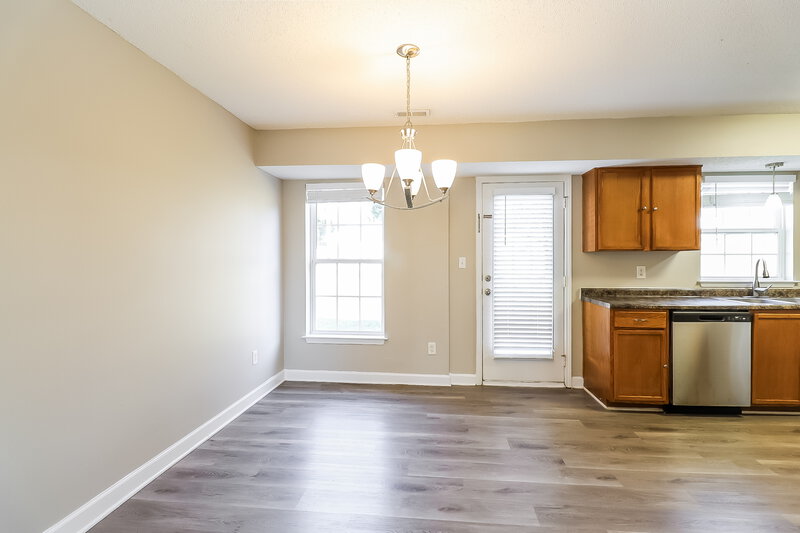 1,870/Mo, 4834 Hopewood Lane Charlotte, NC 28216 Dining Room View