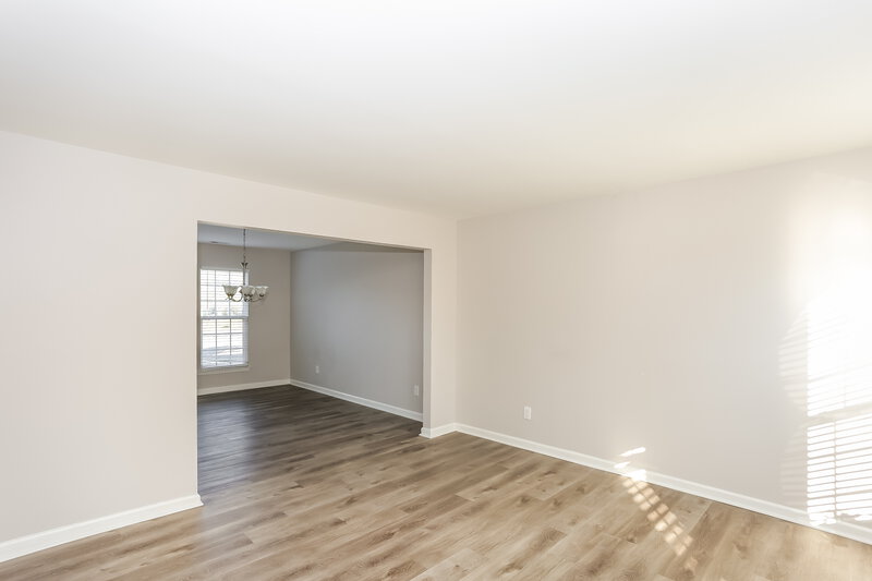 2,215/Mo, 14219 Riding Hill Ave Charlotte, NC 28213 Living Room View